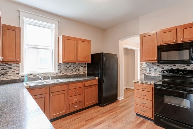 Building Photo - Four bedroom, two bathroom home