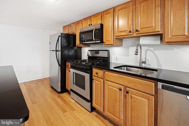 Building Photo - 810 N Hancock St