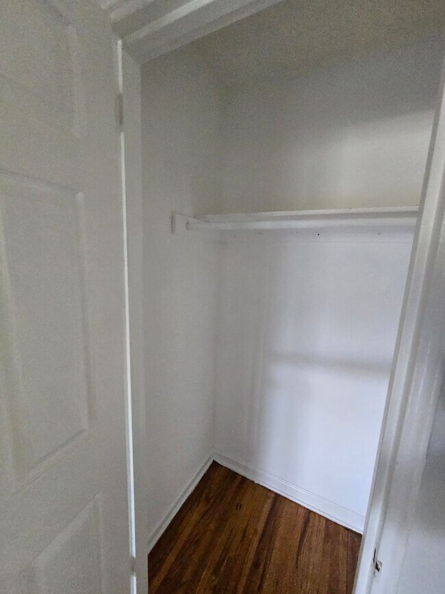 Building Photo - White Horse Gardens is a beautiful place to call home, offering comfort, charm, and everyday conv...