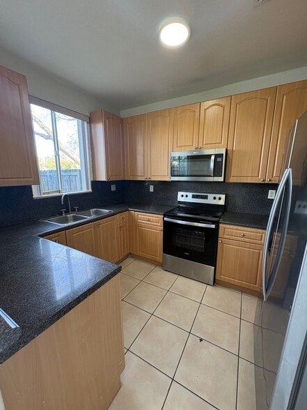 Building Photo - 2819 SE 15th Rd