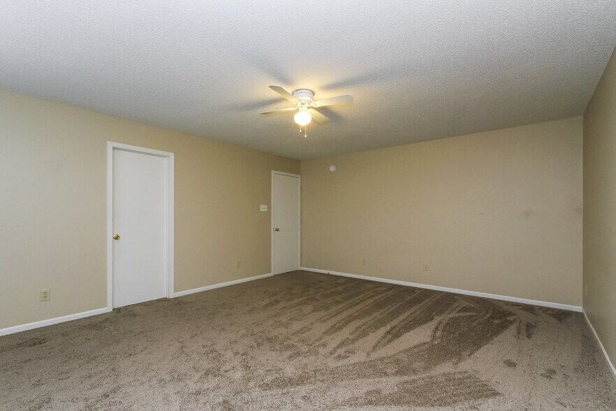 Building Photo - 2155 Summer Breeze Way