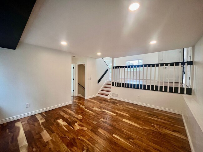 Building Photo - Beautifully Renovated 4-Bedroom Home in Canterberry Crossing