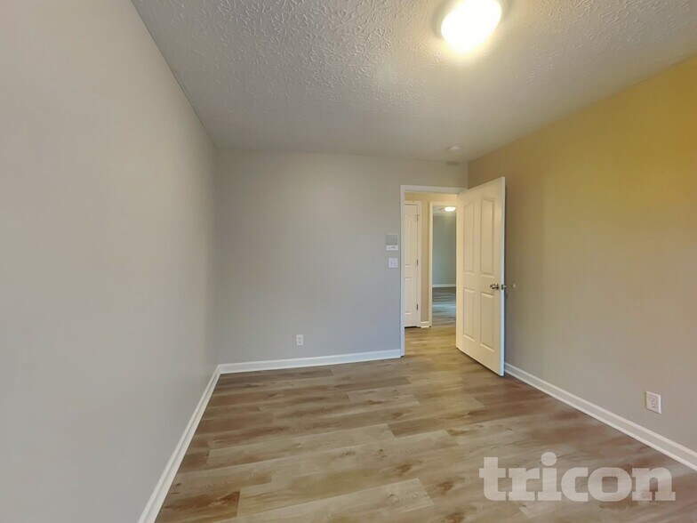 Building Photo - 2700 Cider Dr