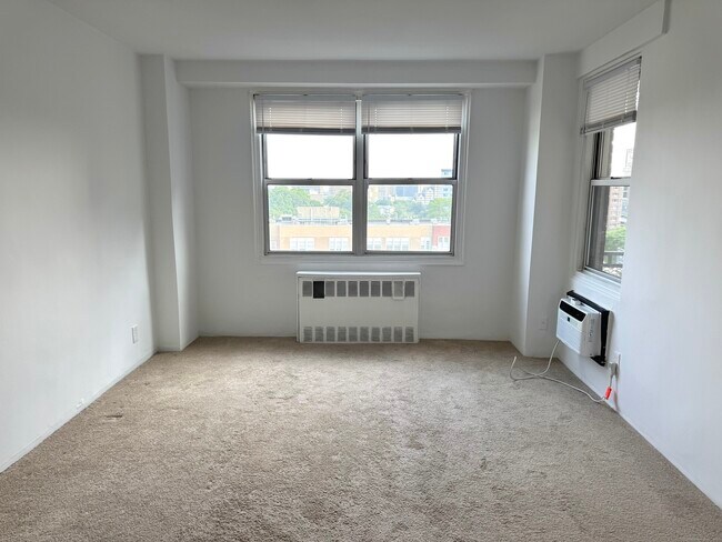 Building Photo - 71 Strawberry Hill Ave