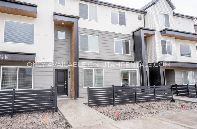 Building Photo - 333 S 1110 W