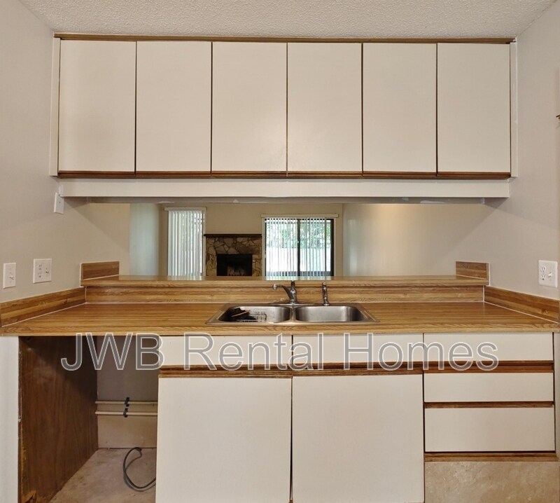 Building Photo - 4137 Hanging Moss Ct