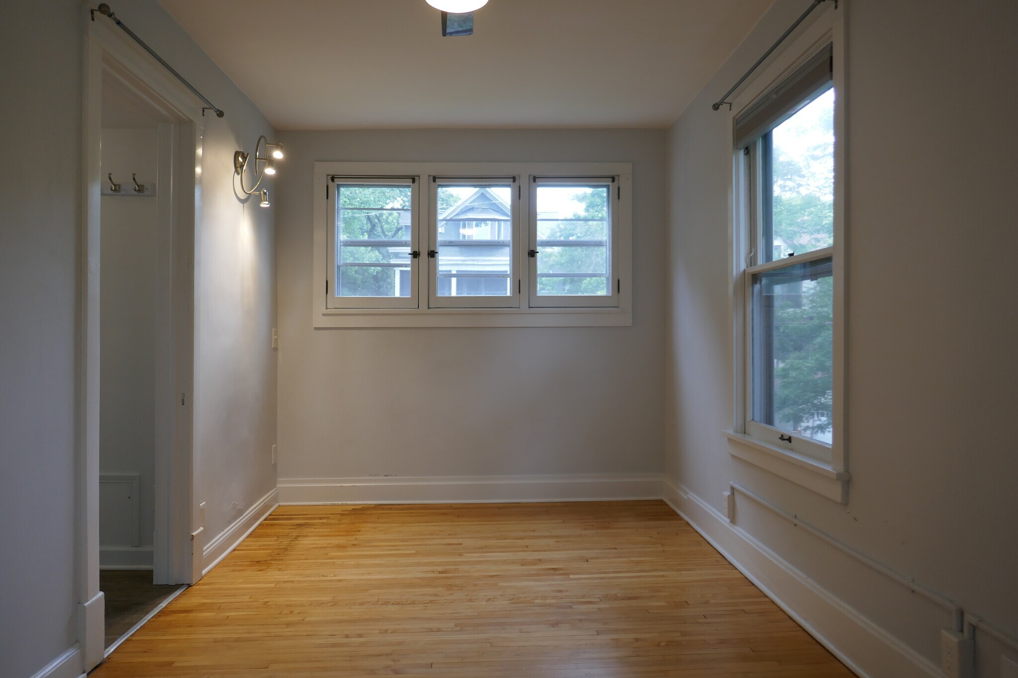Building Photo - 2828 Humboldt Ave S