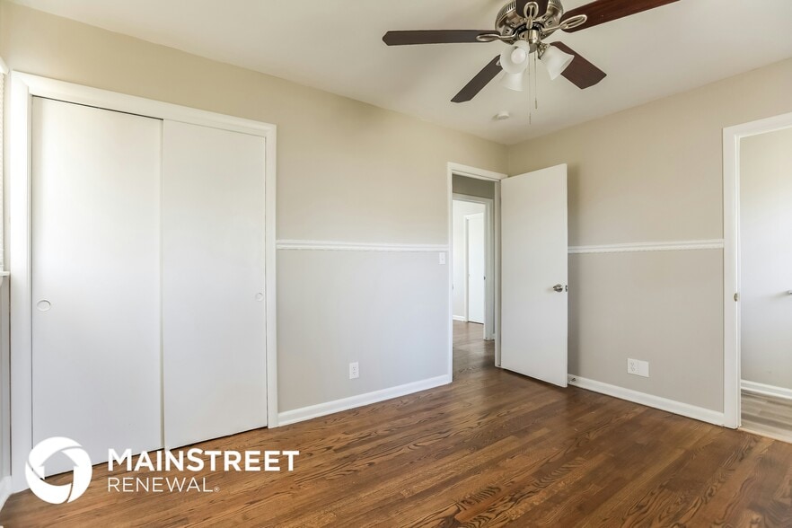 Building Photo - 13000 E 54 St