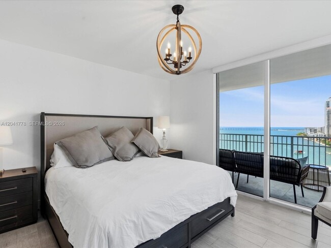 Building Photo - 701 Brickell Key Blvd