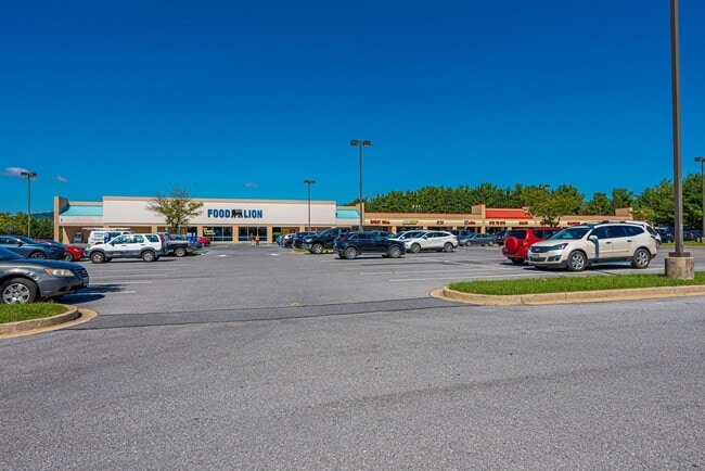 Building Photo - Elevator Condo in Frederick Pent House Level
