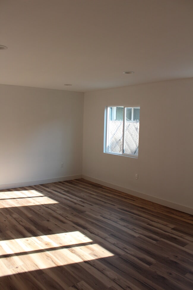Building Photo - 8155 Cantaloupe Ave