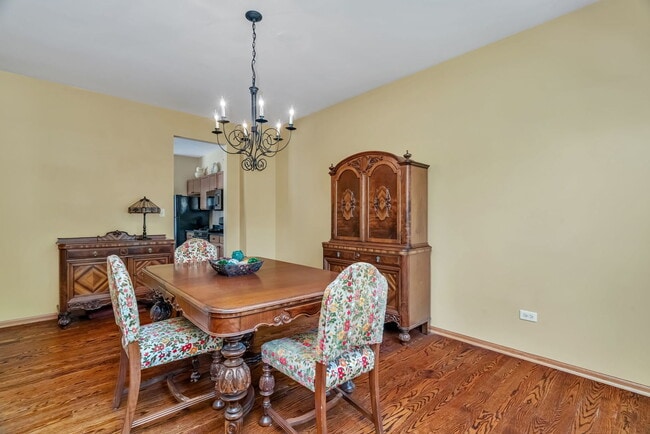 Building Photo - 18568 W Point Dr