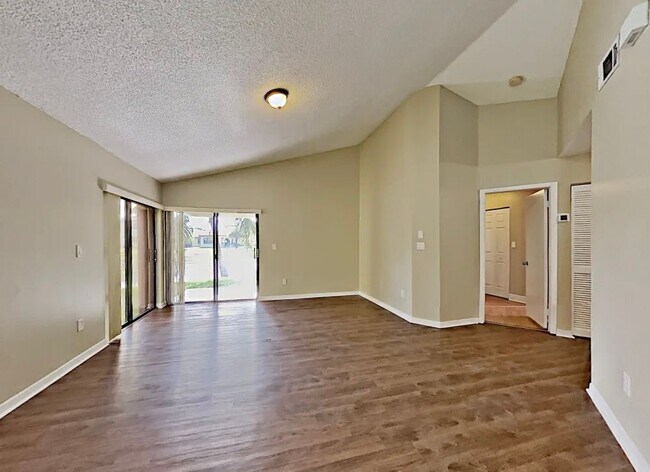 Building Photo - 260 SW 113th Terrace