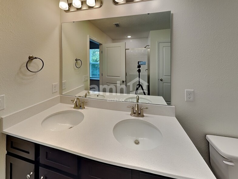 Building Photo - 2812 Ponds Trl