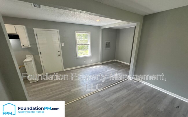 Building Photo - 4995 Stacey Rd