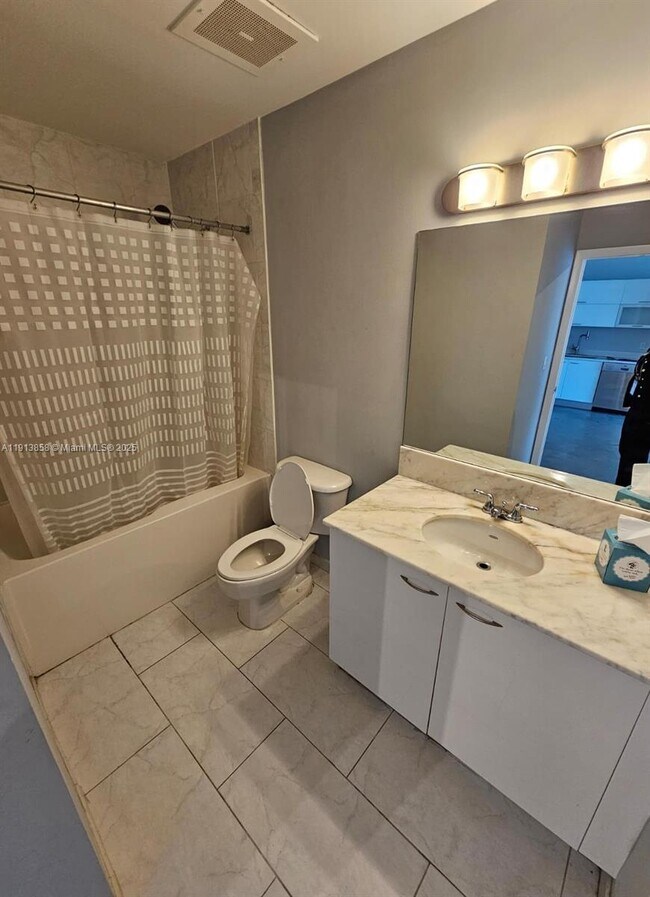 Building Photo - 133 NE 2nd Ave