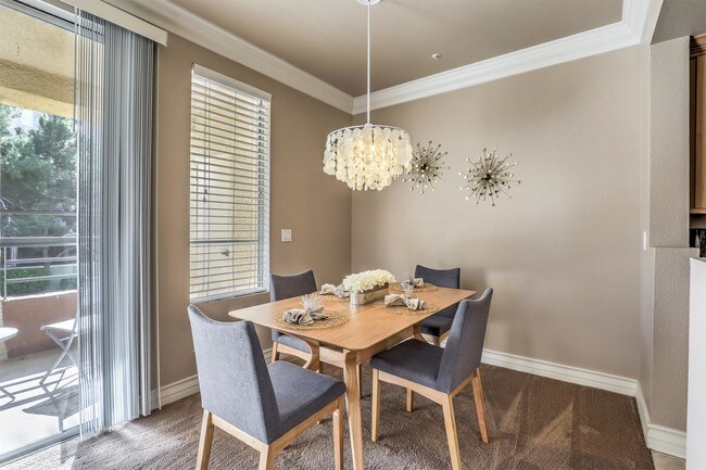 Building Photo - 260 E Flamingo Rd