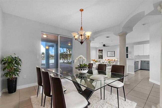 Building Photo - 6425 SW 164th Ave