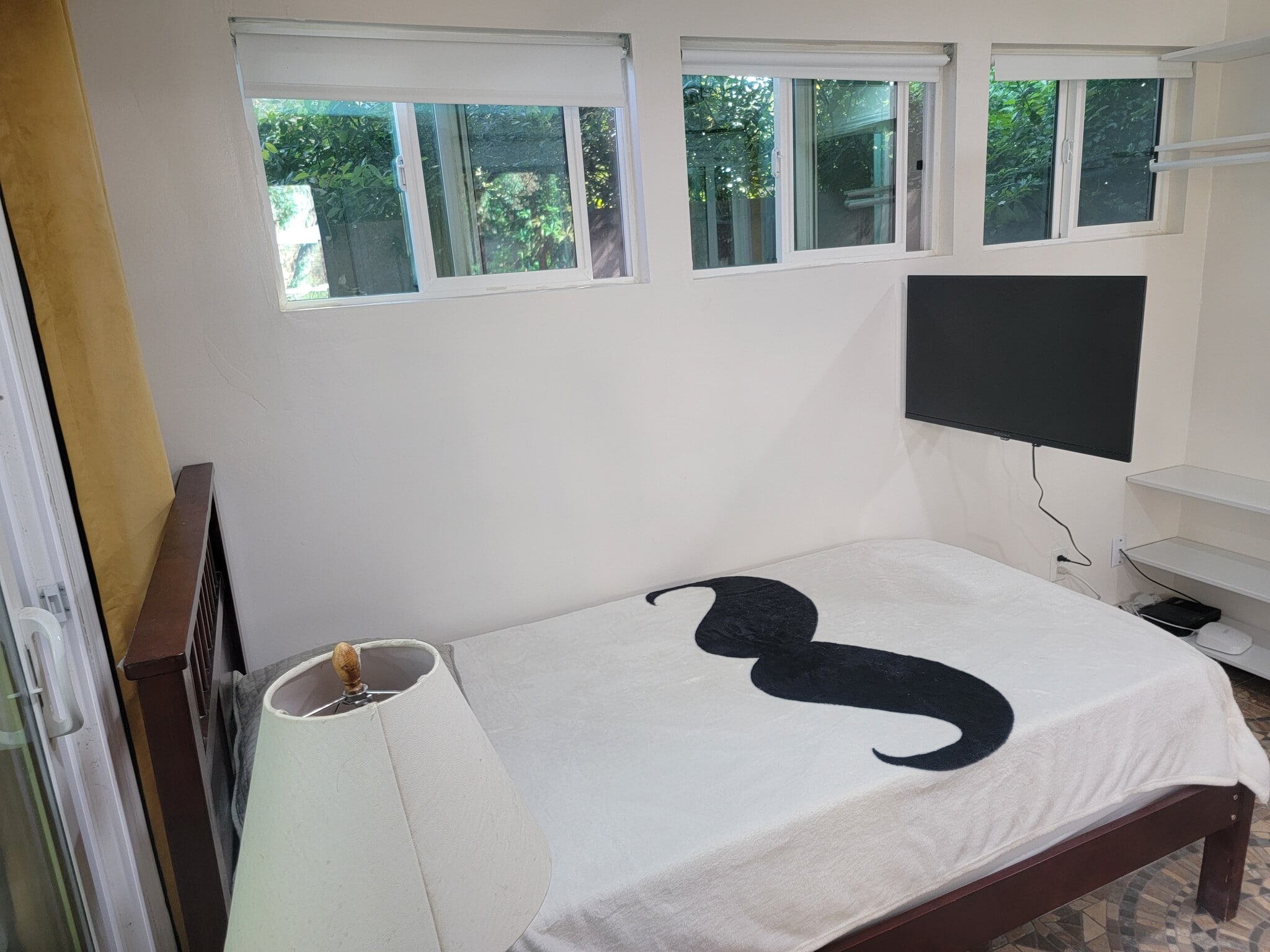 Building Photo - 11001 Darby Ave