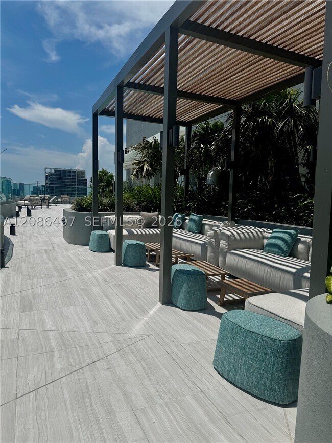 Building Photo - 1400 Biscayne Blvd