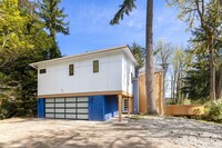 Building Photo - 7545 E Mercer Way