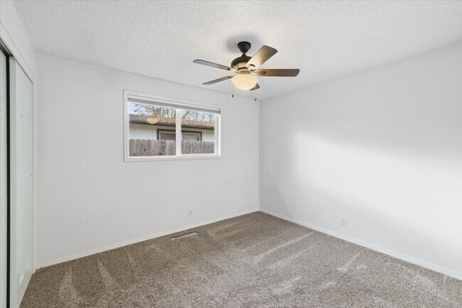 Building Photo - 2500 Alma Dr