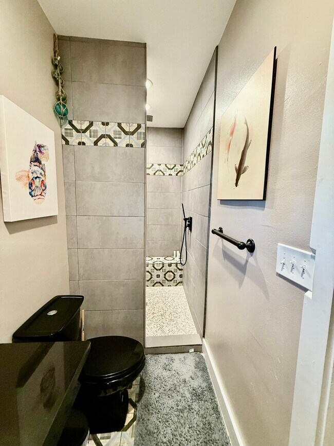 Building Photo - 2312 37th St