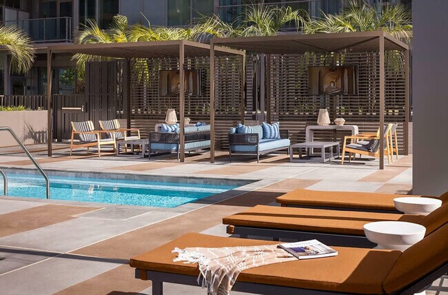 Building Photo - 702 Broadway-SI FL13-ID1251881P