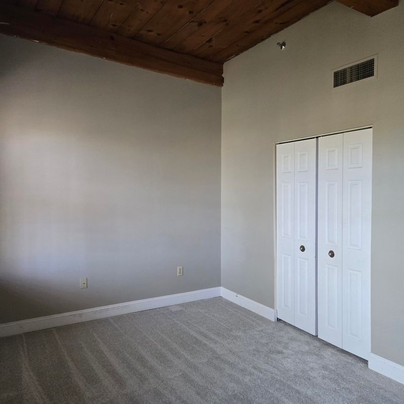 Building Photo - 335 Cypress, 4J