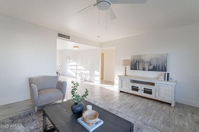 Building Photo - 4731 N 26th Ln