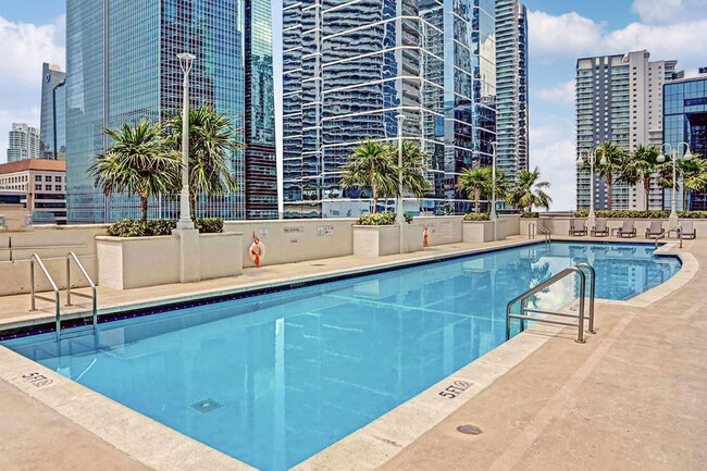 Building Photo - 1200 Brickell Bay Dr