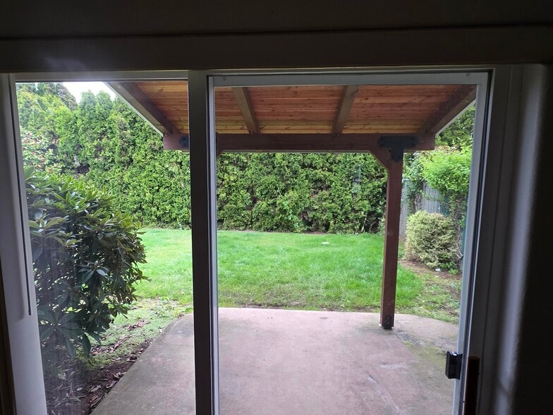 Building Photo - 1610 SE Cortland Ave