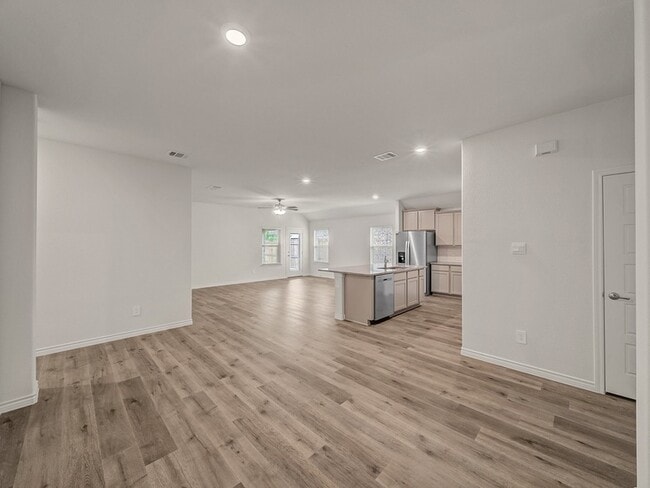 Building Photo - 9733 Tinsley St