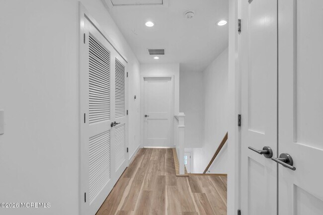 Building Photo - 45 Borden Ave