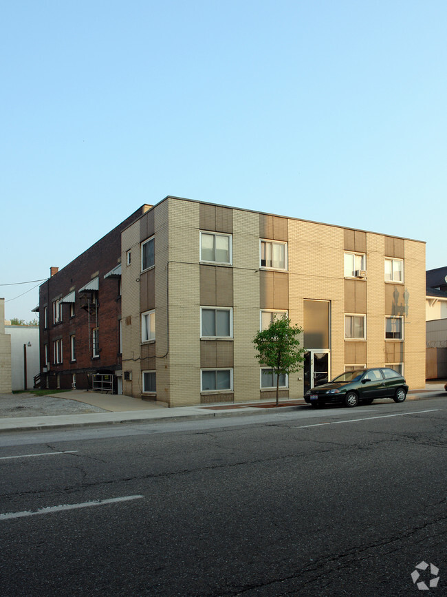 Building Photo - 417 Mckinley Ave NW