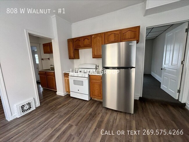 Building Photo - 808 W Walnut St