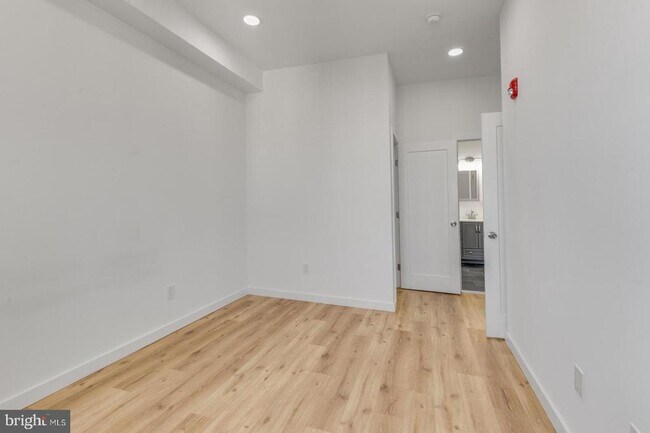 Building Photo - 2045 Trenton Ave