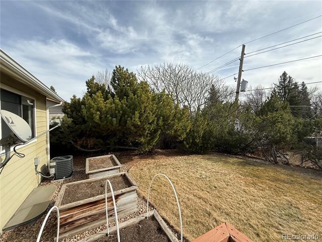 Building Photo - 7100 W Yale Ave