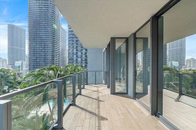 Building Photo - 88 SW 7th St