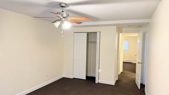 Building Photo - 9036 S Cottage Grove Ave