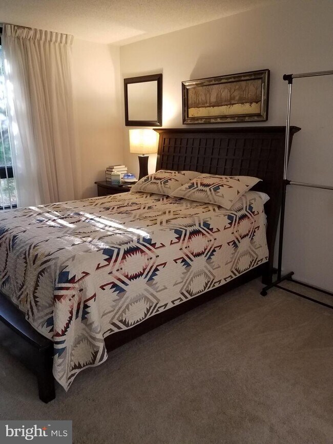 Building Photo - 1808 Old Meadow Rd