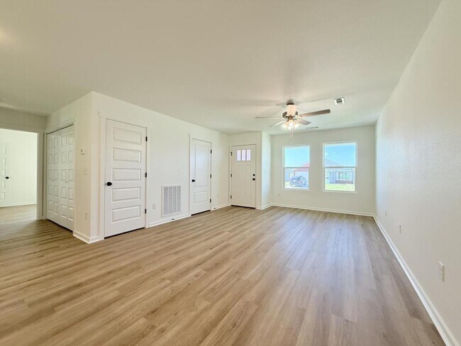 Building Photo - 214 Eagle Edge Dr