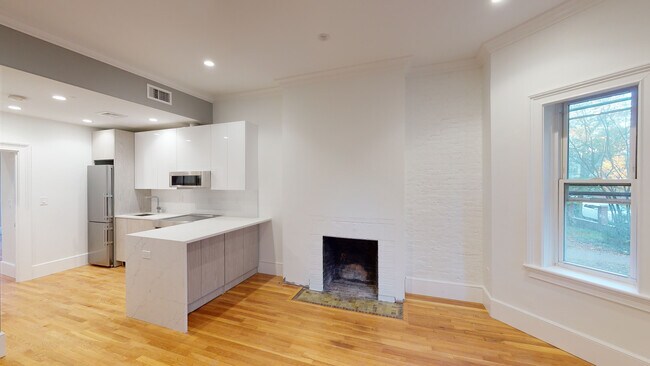 Building Photo - 60 Kirkland St