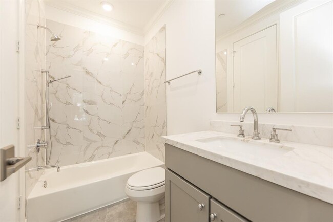 Building Photo - 7518 Viano Ln