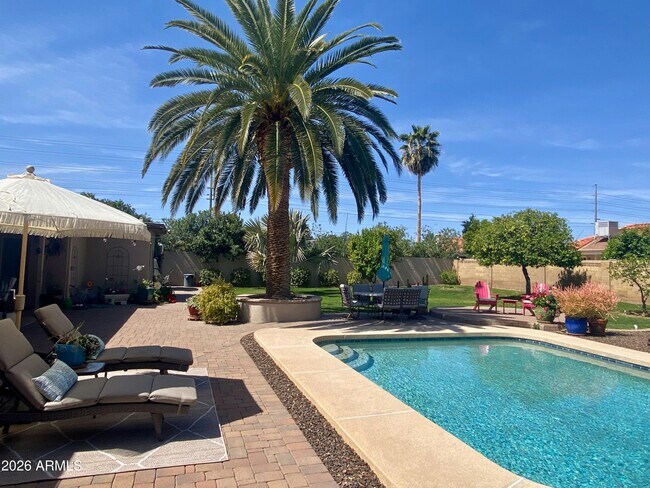 Building Photo - 5610 E Justine Rd