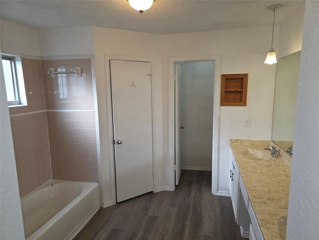 Building Photo - 9019 Texas Sun Dr