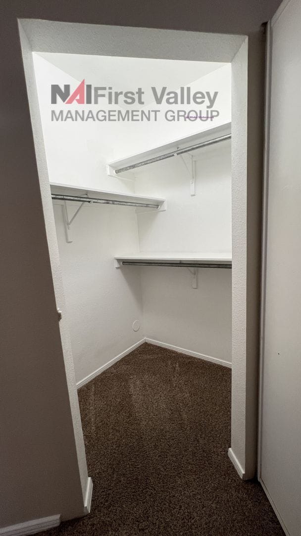 Building Photo - 2 Bedrooms, 2 Baths