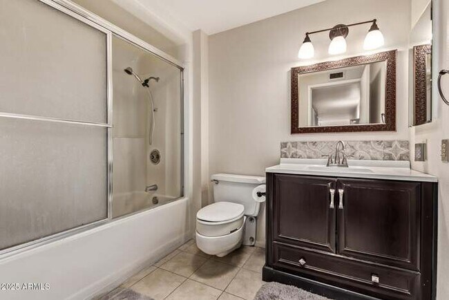Building Photo - Sun City Condo