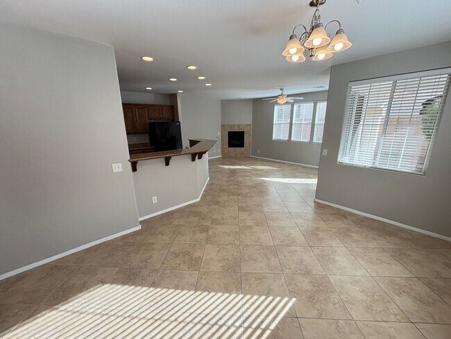 Building Photo - Gorgeous 3Bed/2.5Bath/2Car, 2-Story Home located in Loretta Bay