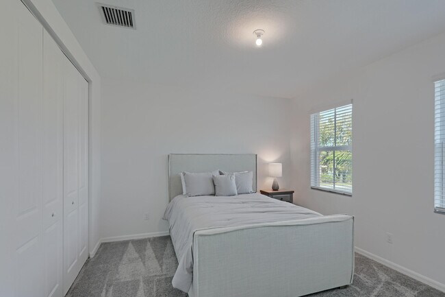 Building Photo - 12937 Trevi Isle